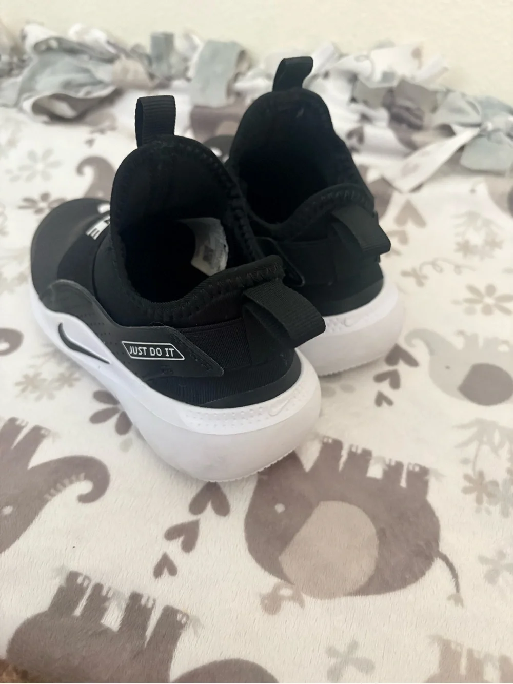 New Nike Black and White Slip-On Kids 12C